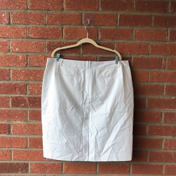 Ann Taylor Loft Pencil Skirt - Picture 6 of 8